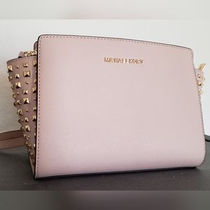 Michael Kors Selma Stud crossbody Bag light pink with gold studs